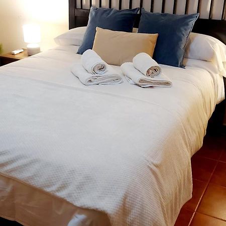 Apartamento Laura Y Mauro Villanueva del Fresno Exterior foto